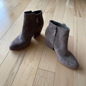 Light brown suede heeled booties by Treasure & Bond